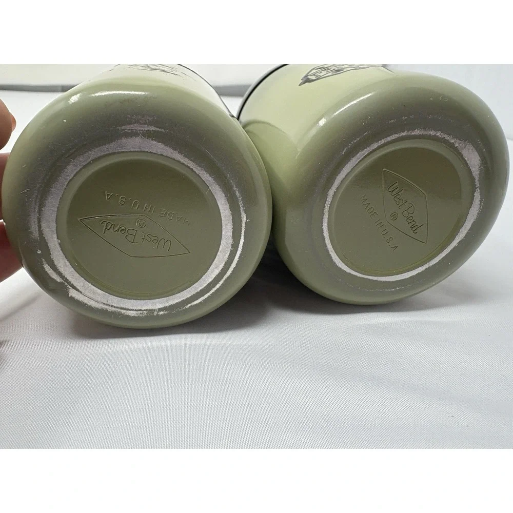 Vintage West Bend Salt &‎ Pepper Shakers Mid Century Modern Olive Green  4